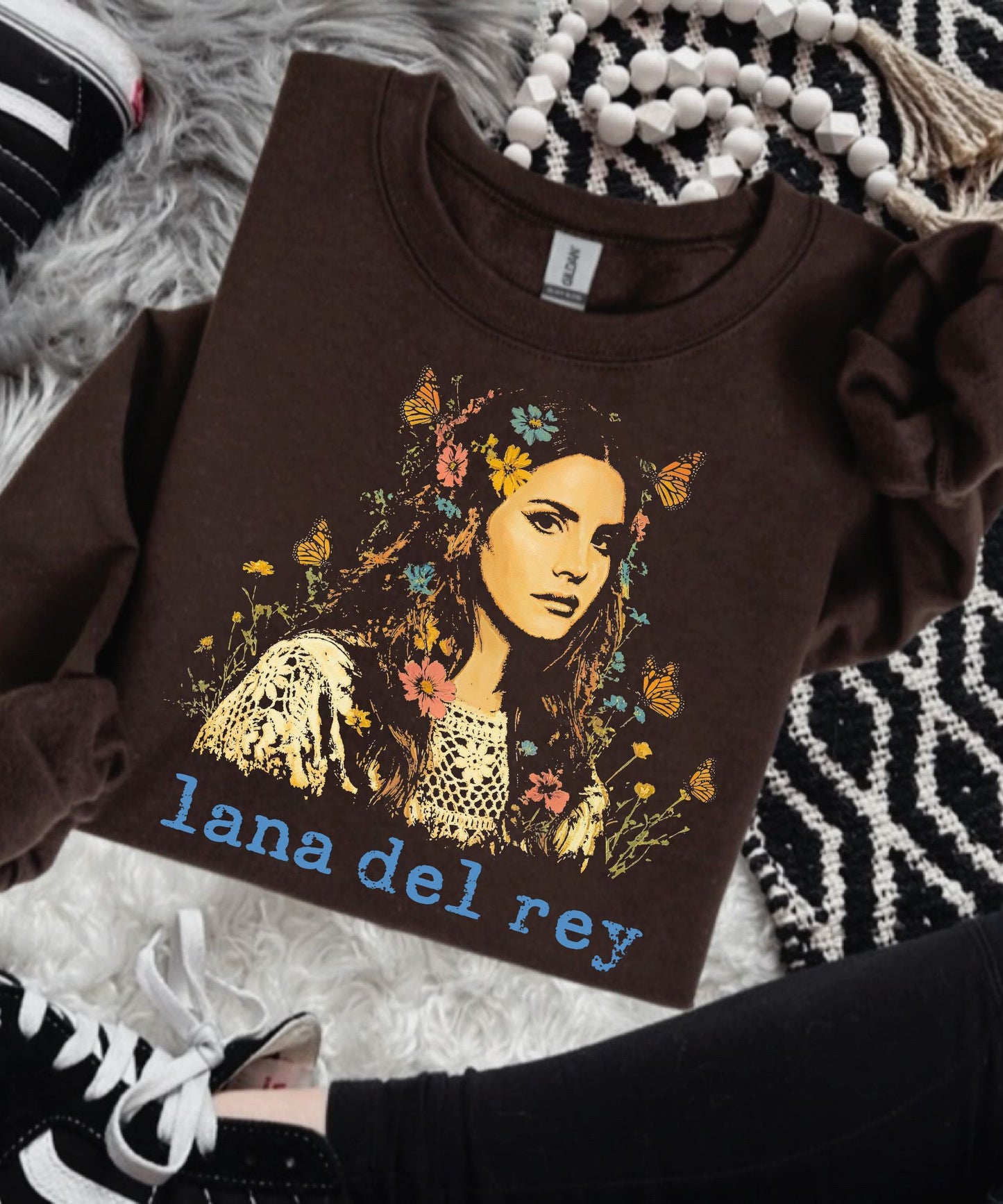 Lana for dark shirts color and white option